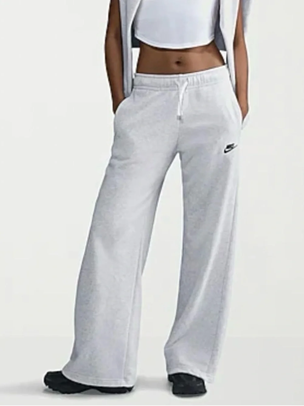 Nike Standard Fit Mid Rise Full Length pants New